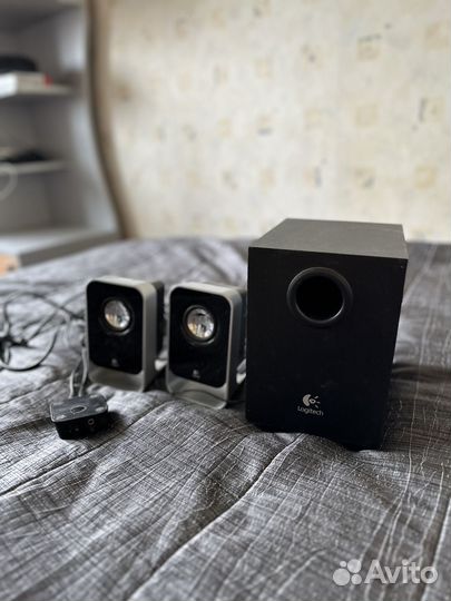 Сабвуфер logitech и колонки