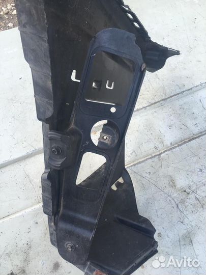 Направляющая заднего бампера правая бмв Х3 Е83 0