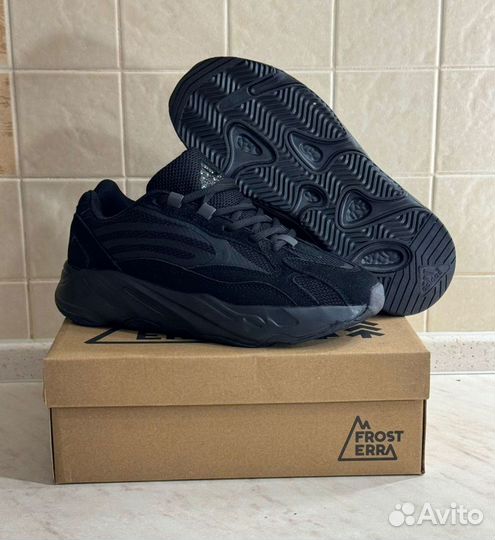 Adidas мужские кроссовки Yeezy 700v2