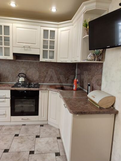 2-к. квартира, 70 м², 2/6 эт.