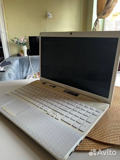 Sony vaio PCG-71812V, i3-2370M, GeForce 410M