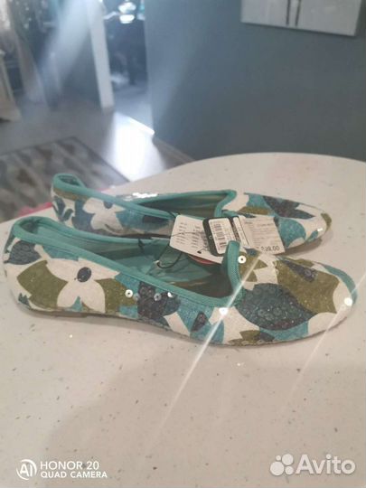 Сандалии для девочки новые
