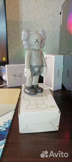 Фигурка Kaws