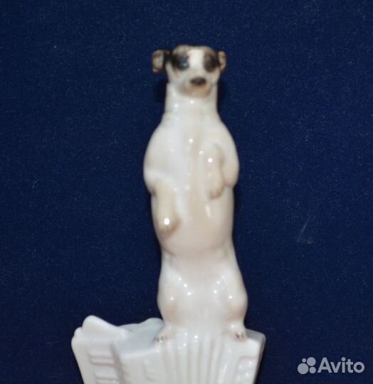 Фарфоровая статуэтка- собачка манюня. лфз. ифз