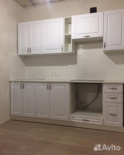 Кухня. Кухонный гарнитур белое дерево