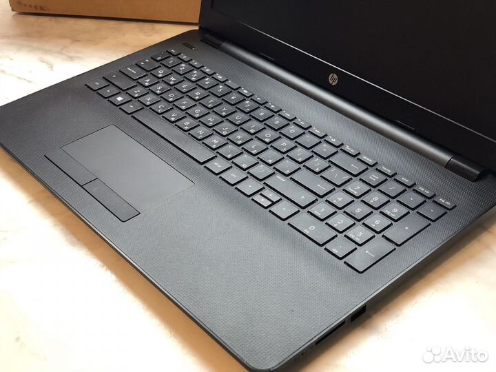 Ноутбук hp Amd A6-9 8 GB/fullhd