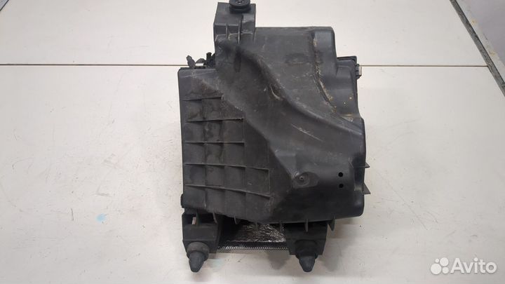 Корпус воздушного фильтра Volkswagen Passat 5, 2004