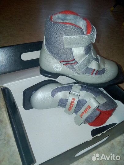 Ботинки лыжные