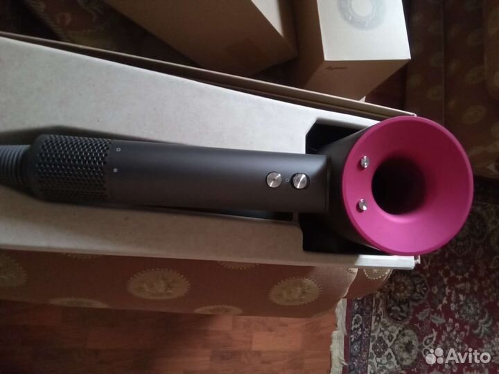 Фен Dyson supersonic новый