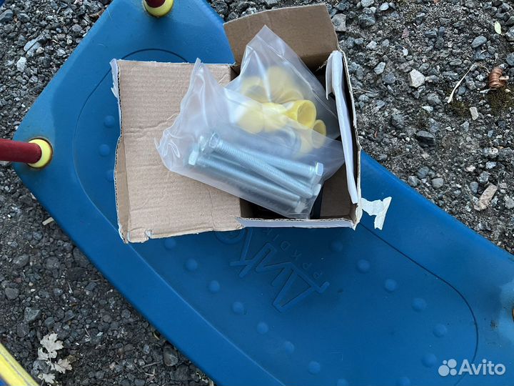 Детские уличные качели