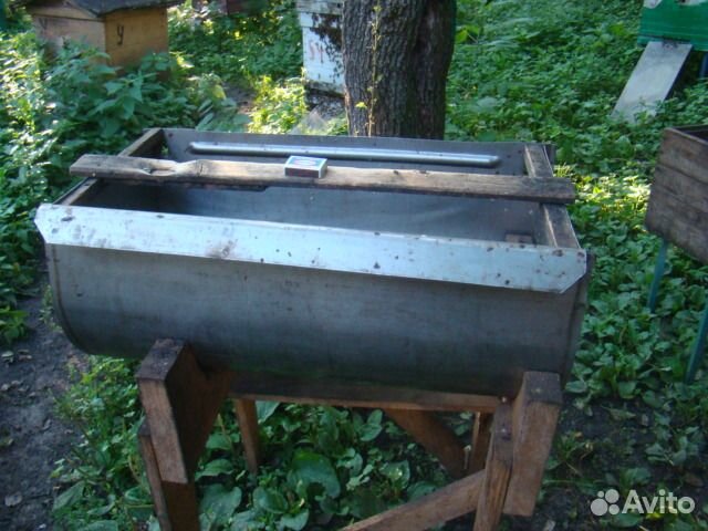 Медогонка 4 рамочная бу