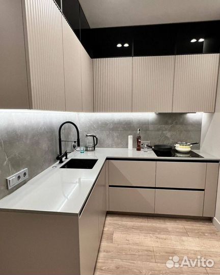 Кухня угловая новая с фабрики