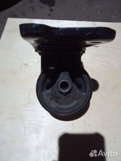 Мицубиси Лансер 9 опора двигателя левая