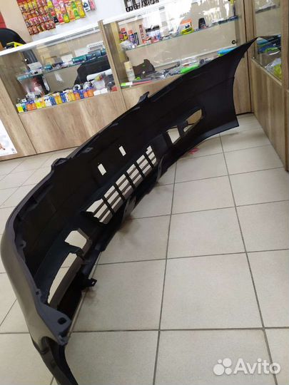 Бампер передний toyota ipsum