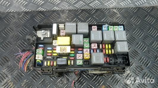 Блок предохранителей dodge nitro (3GS23M101)