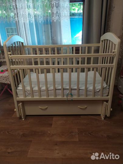 Детская кроватка