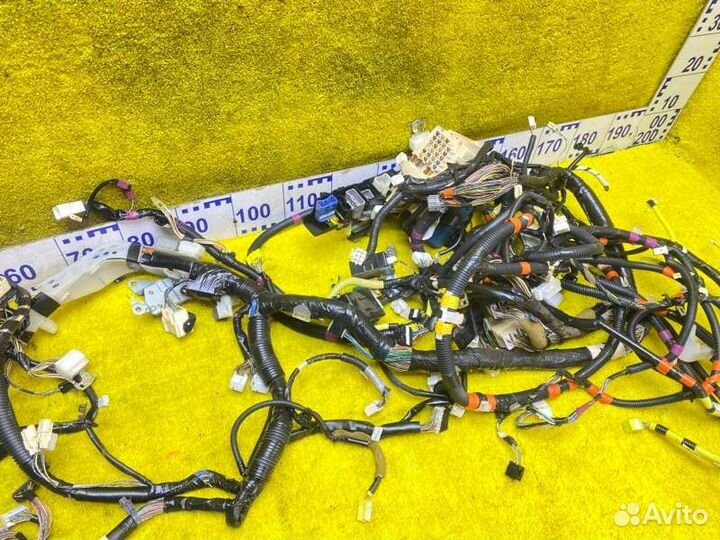 Коса под торпеду передняя Toyota Sequoia