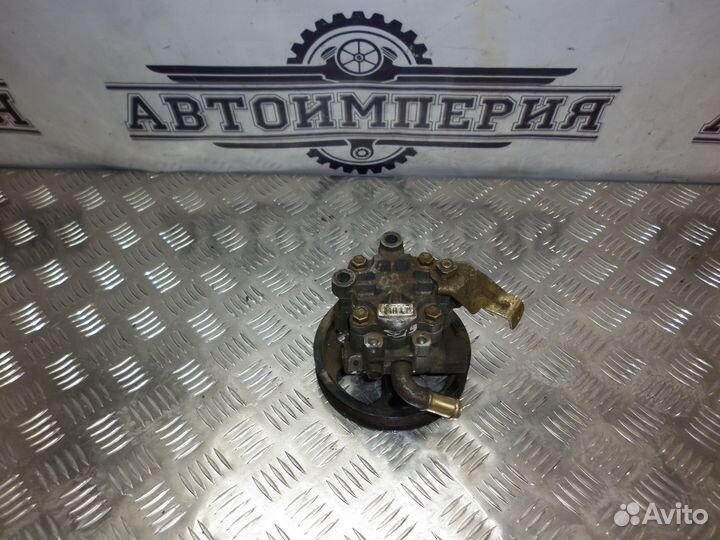 Насос гидроусилителя Pontiac Vibe 1 поколение