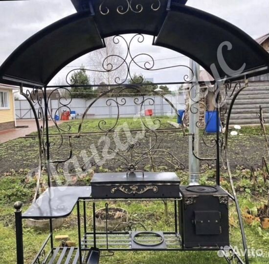 Мангал с крышей