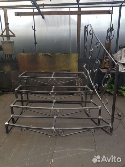 Крыльцо металлическое
