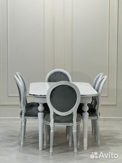 Комплект стол и стулья.Оплата при получении