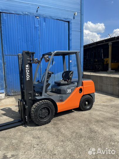 Вилочный погрузчик Toyota 8FD35N, 2008