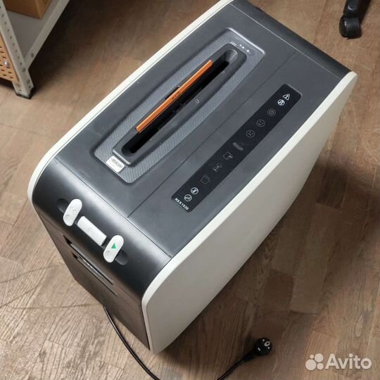 Уничтожитель бумаги (шредер) Rexel rsx1530