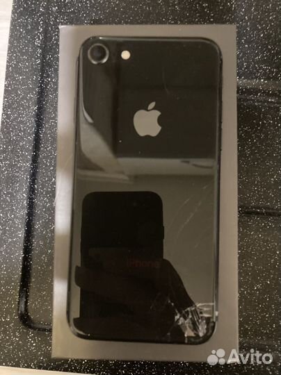 Телефон iPhone 8