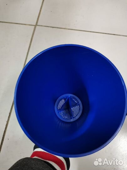 Универсальная воронка для заливки масла