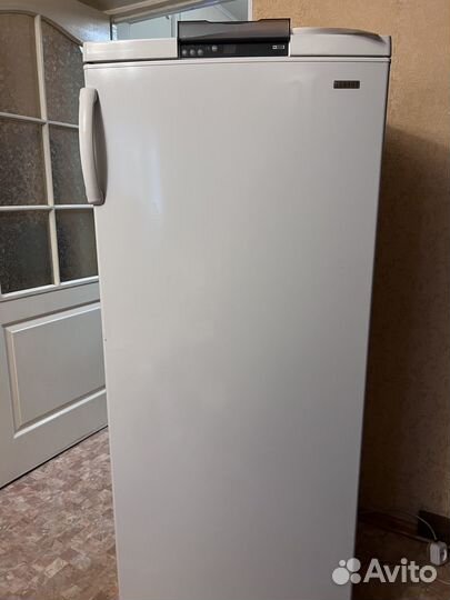 Морозильная камера б/у Атлант, требует ремонта