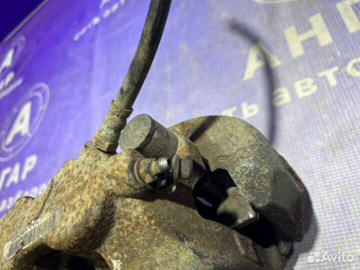 Суппорт передний правый Mercedes Benz Ml 164