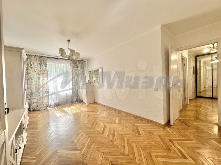 2-к. квартира, 47 м², 3/9 эт.