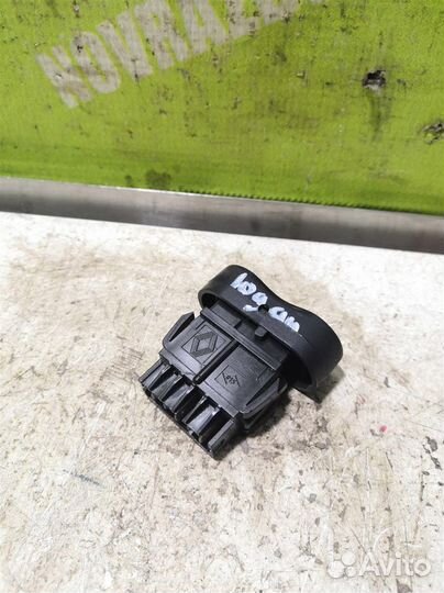 Кнопка центрального замка Рено Логан
