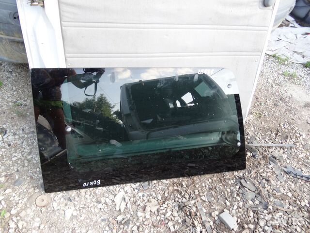 Стекло боковое Mazda Bongo Friendee 1995-2005