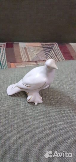 Статуэтка голубь