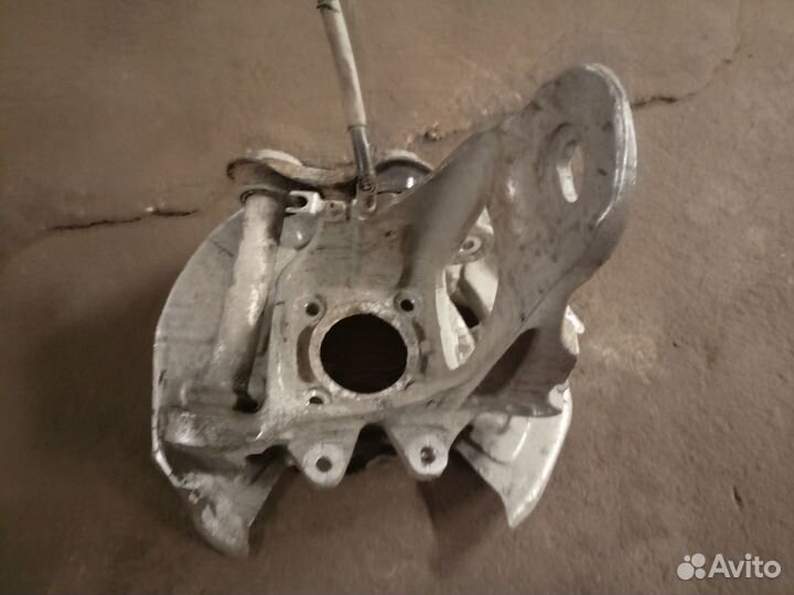 Кулак поворотный задний правый BMW