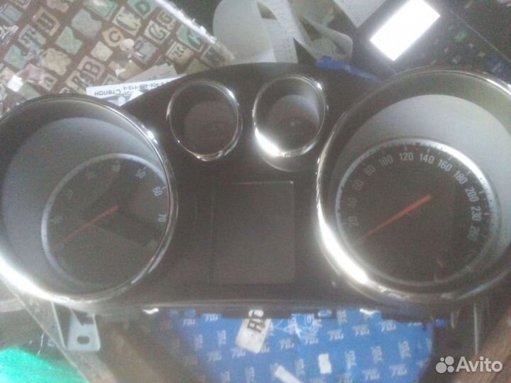 Opel astraJ 2012г щиток приборов