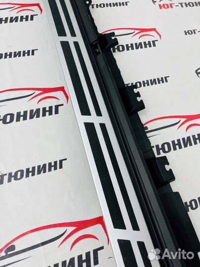 Комплект порогов на BMW X7 G07 2019 года + Bmw X7