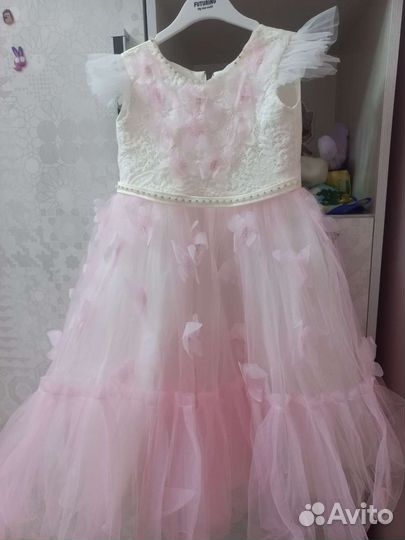 Платье на девочку 122/128