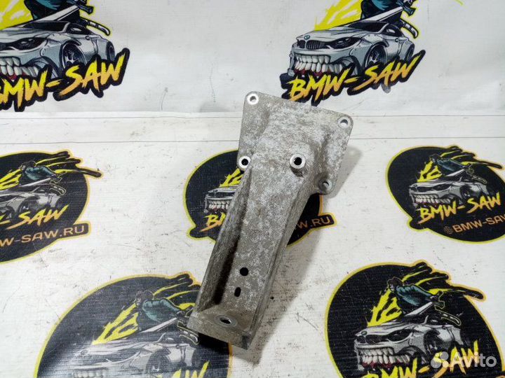 Кронштейн двигателя левый Bmw 5 E39 M52B25TU 1999