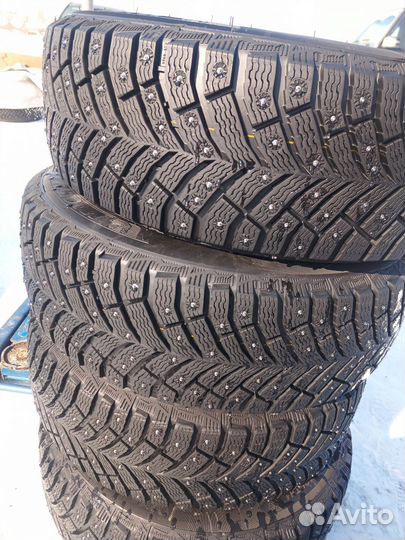 Michelin X-Ice North 4 195/65 R15
