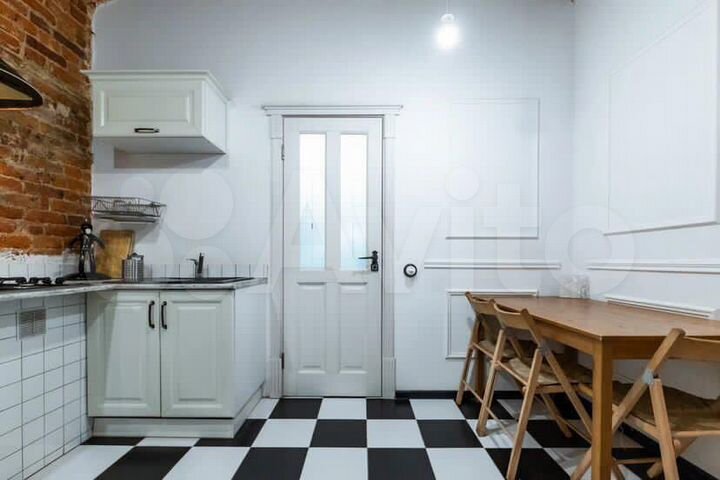 2-к. квартира, 55 м², 1/4 эт.