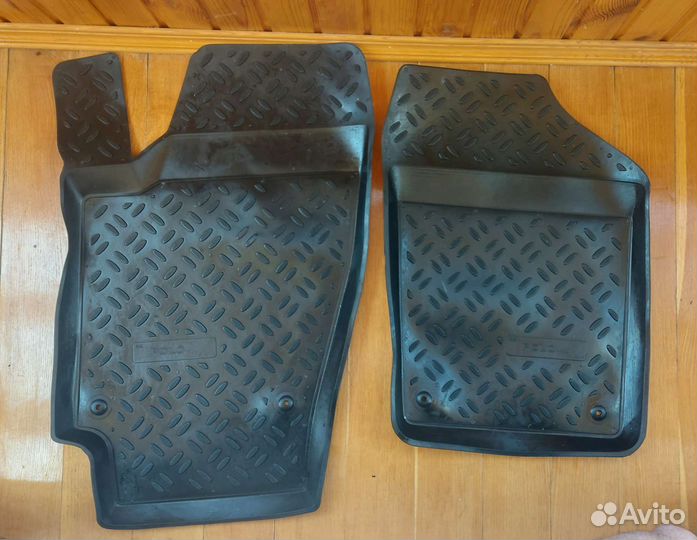 Автомобильные коврики резиновые