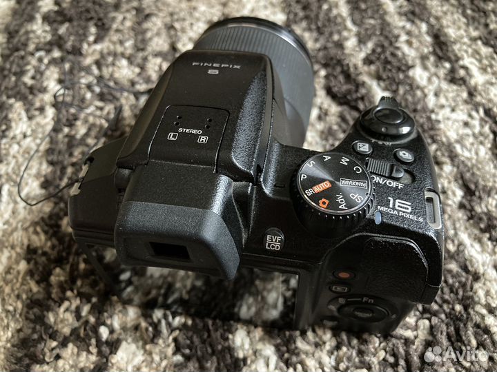 Fujifilm FinePix S9800, отличное состояние + чехол