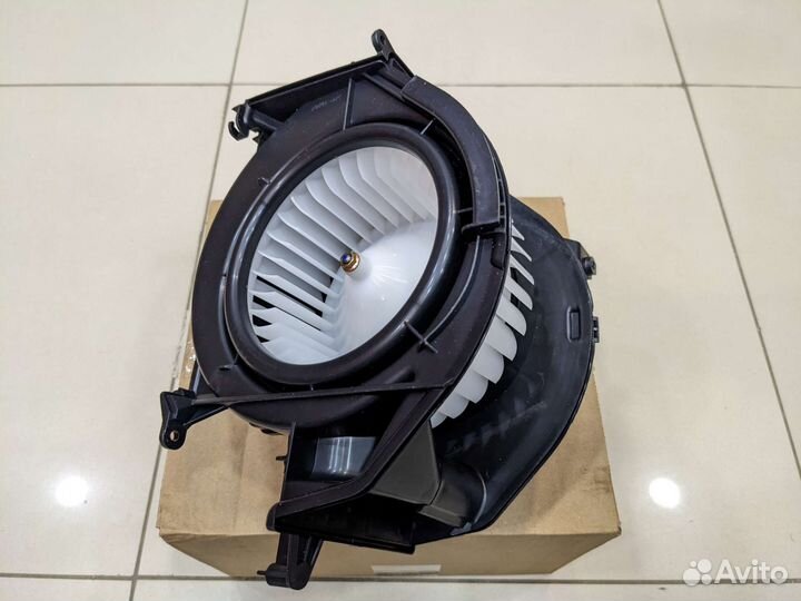 Мотор отопителя audi A6 (C6) (04)