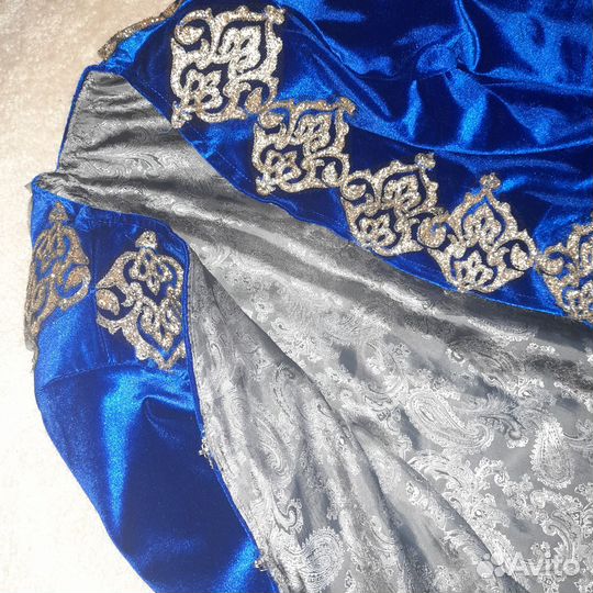 Национальный казахский костюм