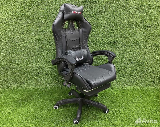 Компьютерное игровое кресло с массажером подножкой