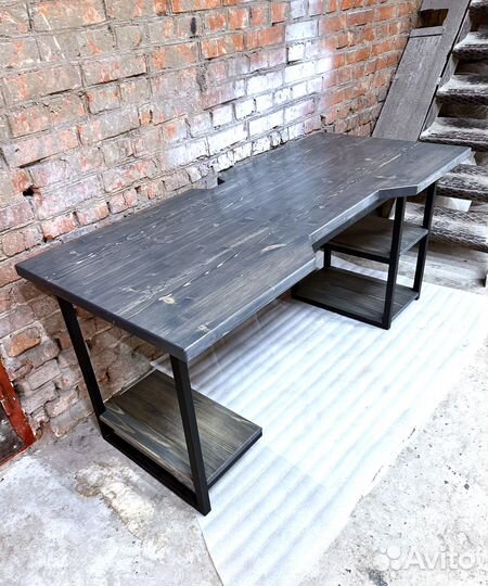 Компьютерный стол из массива сосны