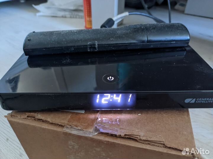 Ресивер триколор B527