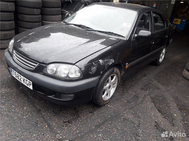 Разбор на запчасти Toyota Avensis 1